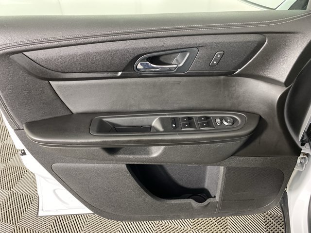 Used 2016 Chevrolet Traverse LT w/ Style and Technology Package FWD image 13