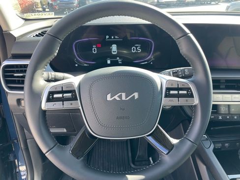 New 2025 Kia Telluride S image 11