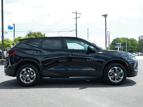 Used 2025 Chevrolet Blazer LT FWD image 4