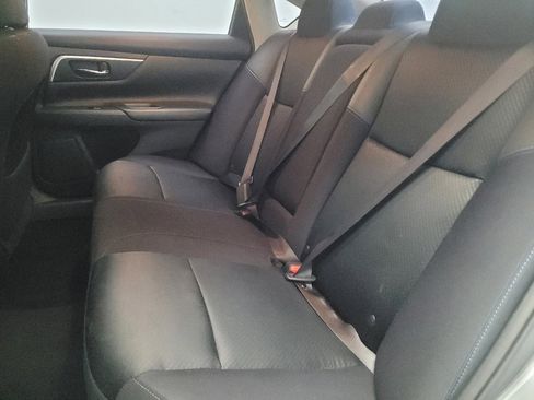 Used 2017 Nissan Altima 2.5 SR w/ Midnight Edition Package FWD image 18