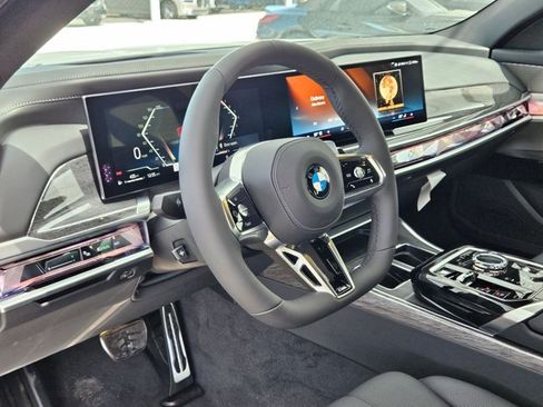 Used 2025 BMW 740i RWD image 3