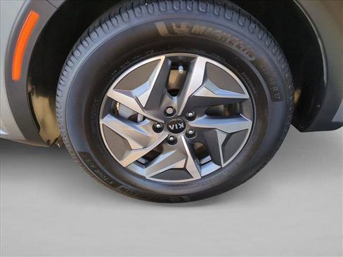 Used 2021 Kia Sorento EX FWD image 24