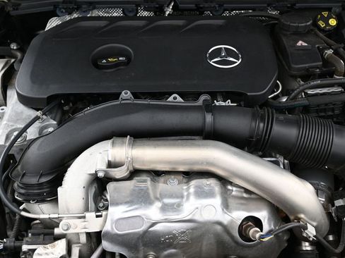Used 2024 Mercedes-Benz GLB 250 image 47