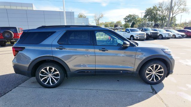 Used 2026 Ford Explorer ST-Line AWD/4WD image 8