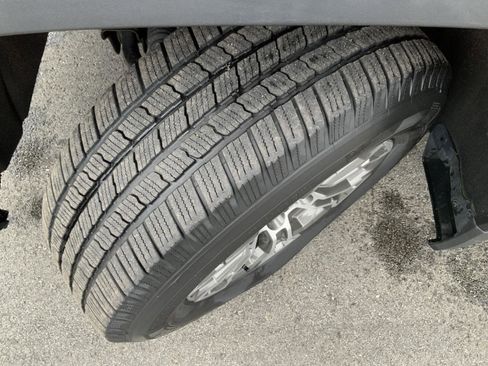 Used 2019 GMC Sierra 1500 SLE w/ SLE Value Package image 21