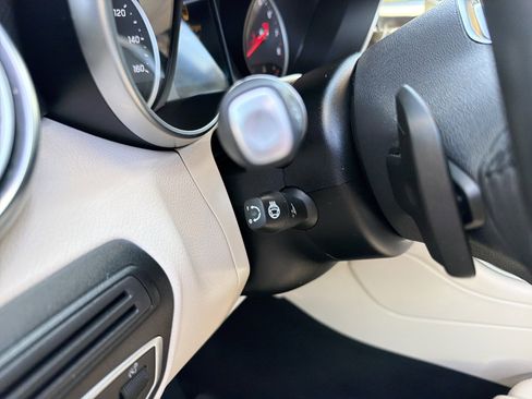 Used 2022 Mercedes-Benz GLC 300 4MATIC image 17