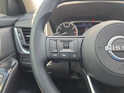Used 2024 Nissan Rogue S FWD image 20
