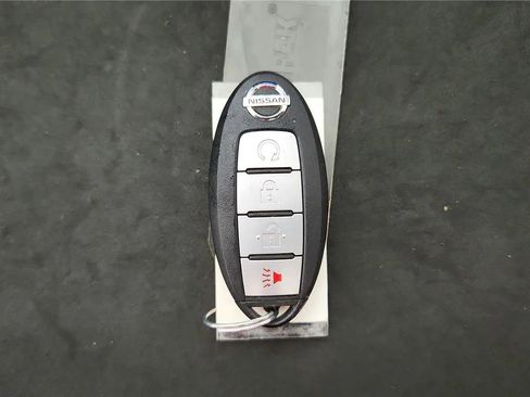 Used 2021 Nissan Rogue SV image 21