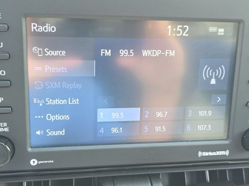 Used 2021 Toyota RAV4 LE FWD image 16