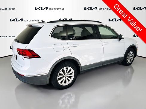 Used 2018 Volkswagen Tiguan SE w/ Panoramic Sunroof Package FWD image 7