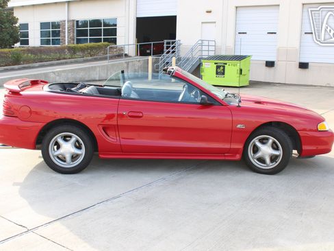 Used 1995 Ford Mustang GT RWD image 4