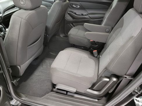 Certified 2023 Chevrolet Traverse LT w/ LPO, Floor Liner Package image 21