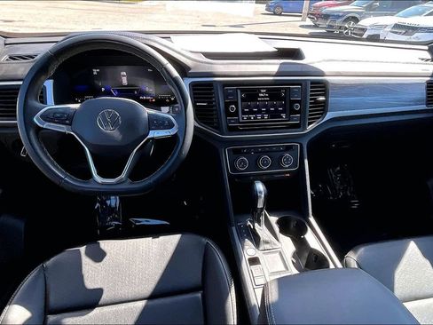 Certified 2023 Volkswagen Atlas Cross Sport SE image 3