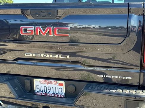 Used 2023 GMC Sierra 1500 Denali w/ Technology Package AWD/4WD image 7