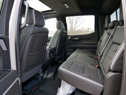 New 2026 GMC Sierra 1500 AT4X w/ LPO, Black Badging Package image 12