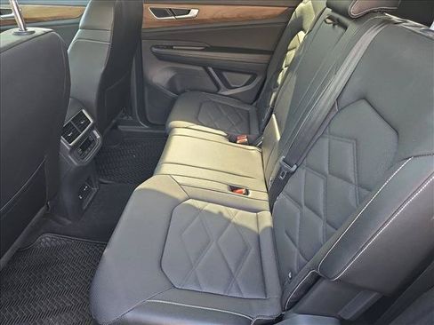Used 2024 Volkswagen Atlas SE FWD image 13