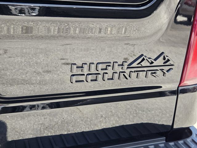 Used 2024 Chevrolet Silverado 1500 High Country w/ High Country Premium Package AWD/4WD image 14
