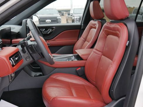 Used 2025 Lincoln Aviator Reserve w/ Jet Appearance Package image 32