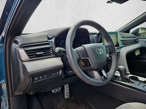 Used 2026 Toyota Camry SE w/ Convenience Package FWD image 9