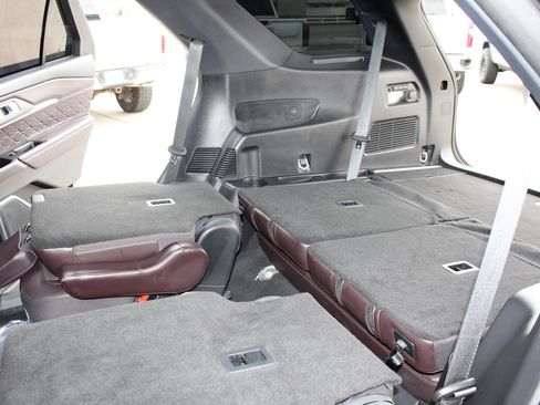 Used 2025 Ford Explorer Platinum w/ LUX Leather Package image 72