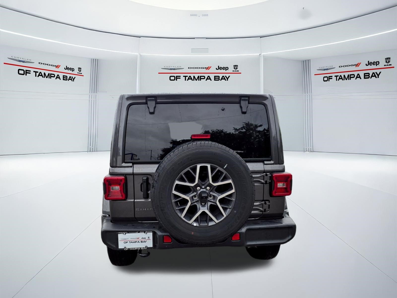 Used 2026 Jeep Wrangler Unlimited Sahara AWD/4WD image 5
