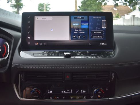 Used 2026 Nissan Rogue SL FWD image 17