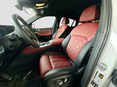 Used 2025 BMW X6 xDrive40i w/ Executive Package image 22