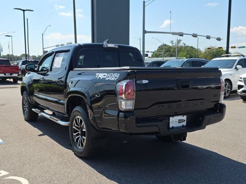 Used 2020 Toyota Tacoma TRD Sport w/ TRD Premium Sport Package AWD/4WD image 6