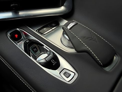 Used 2021 Chevrolet Corvette Stingray Preferred Conv w/ Z51 Performance Package RWD image 19