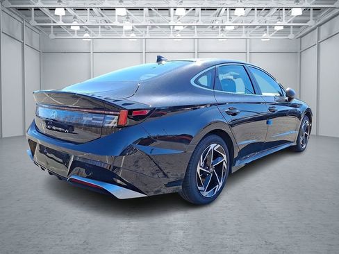 New 2026 Hyundai Sonata SEL FWD image 3