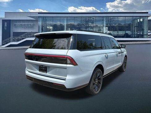 New 2027 Lincoln Navigator L Reserve w/ Jet Appearance Package AWD/4WD image 7