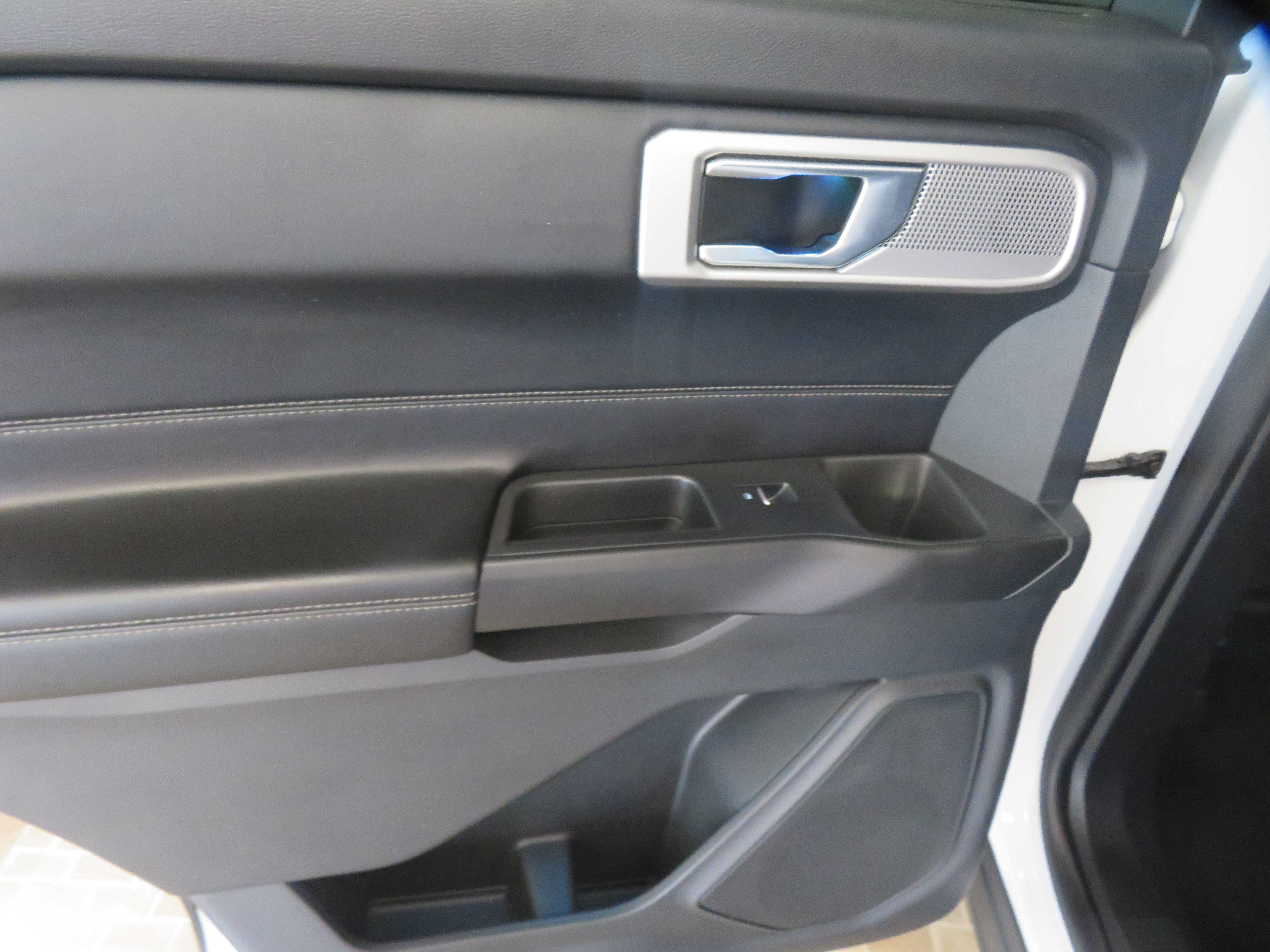 Used 2020 Ford Explorer Limited AWD/4WD image 15