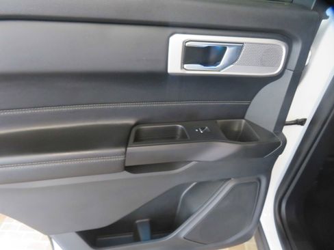 Used 2020 Ford Explorer Limited AWD/4WD image 15