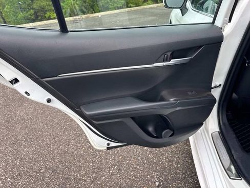 Used 2023 Toyota Camry SE FWD image 14
