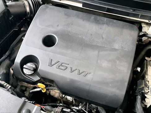 Used 2019 Chevrolet Traverse LT image 36