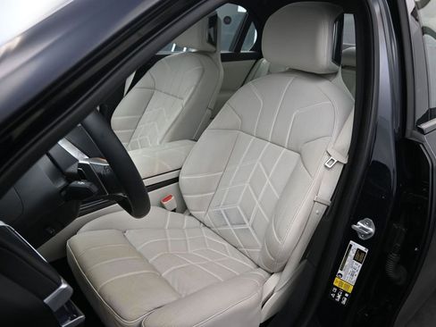 Certified 2023 BMW 760i xDrive image 13