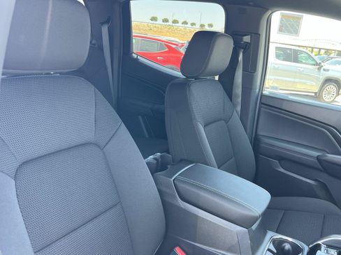 New 2026 GMC Canyon Elevation w/ LPO, Black Badging Package RWD image 29