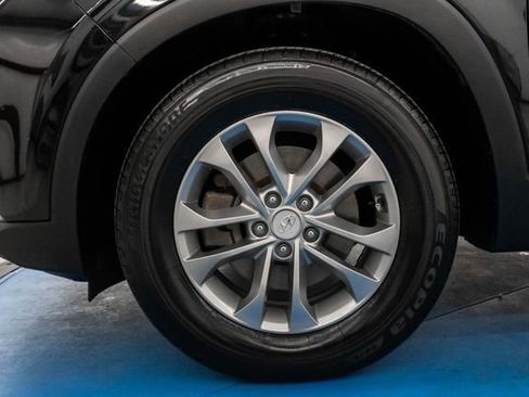 Used 2020 Hyundai Santa Fe SEL FWD image 2