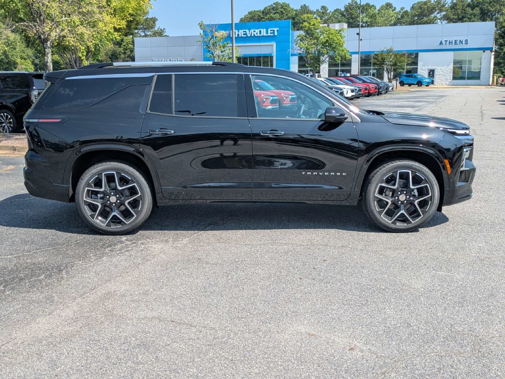 New 2026 Chevrolet Traverse High Country FWD image 3