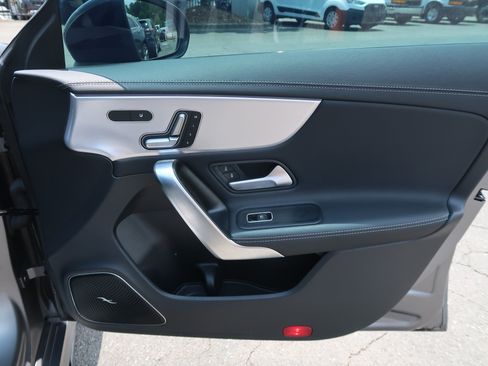 Used 2023 Mercedes-Benz CLA 35 AMG 4MATIC image 44