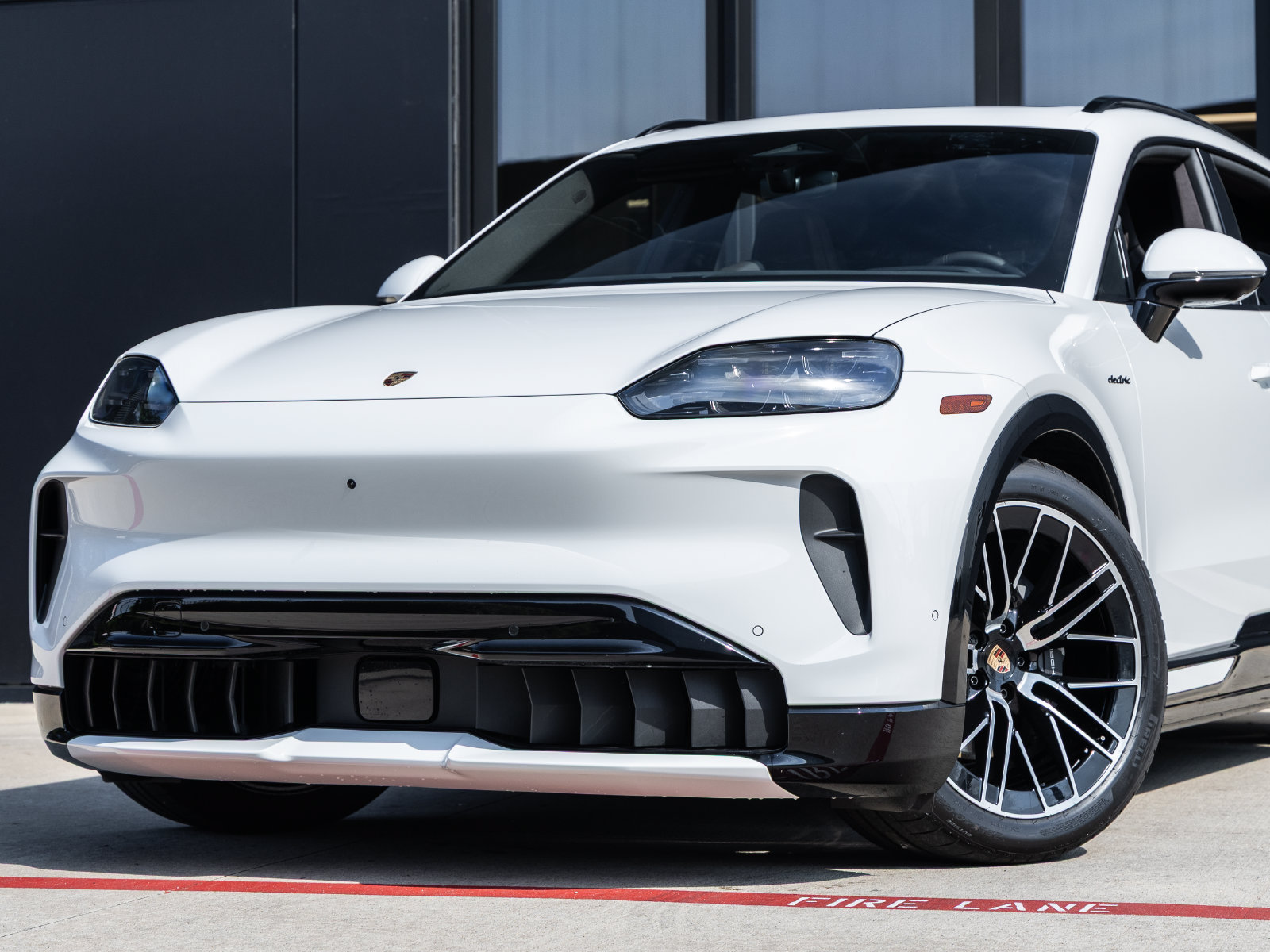Used 2026 Porsche Cayenne Electric AWD/4WD image 7