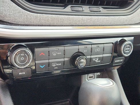 Certified 2023 Jeep Compass Latitude w/ Sun and Sound Group image 16