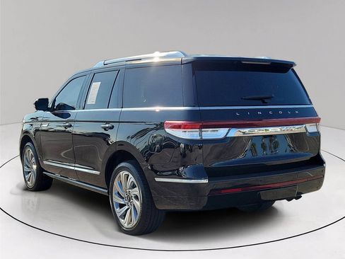 Used 2024 Lincoln Navigator Premiere AWD/4WD image 4