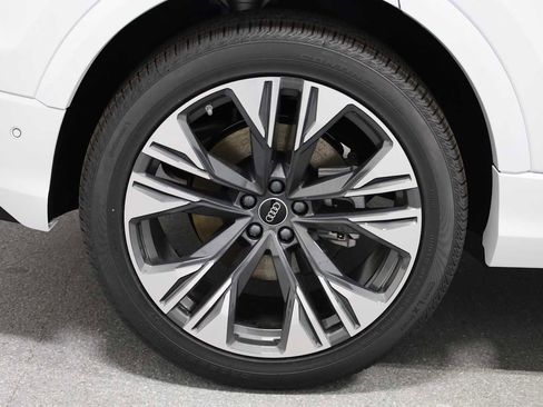 New 2026 Audi Q8 Premium Plus image 43