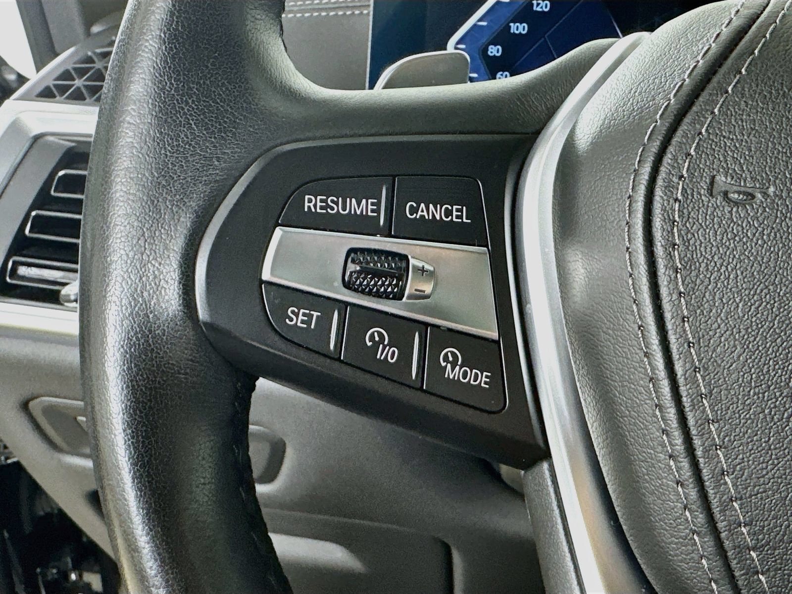 Used 2025 BMW X5 xDrive40i AWD/4WD image 18