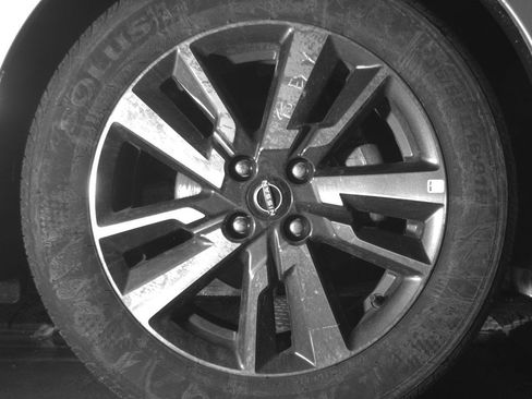 Used 2025 Nissan Versa SV FWD image 10