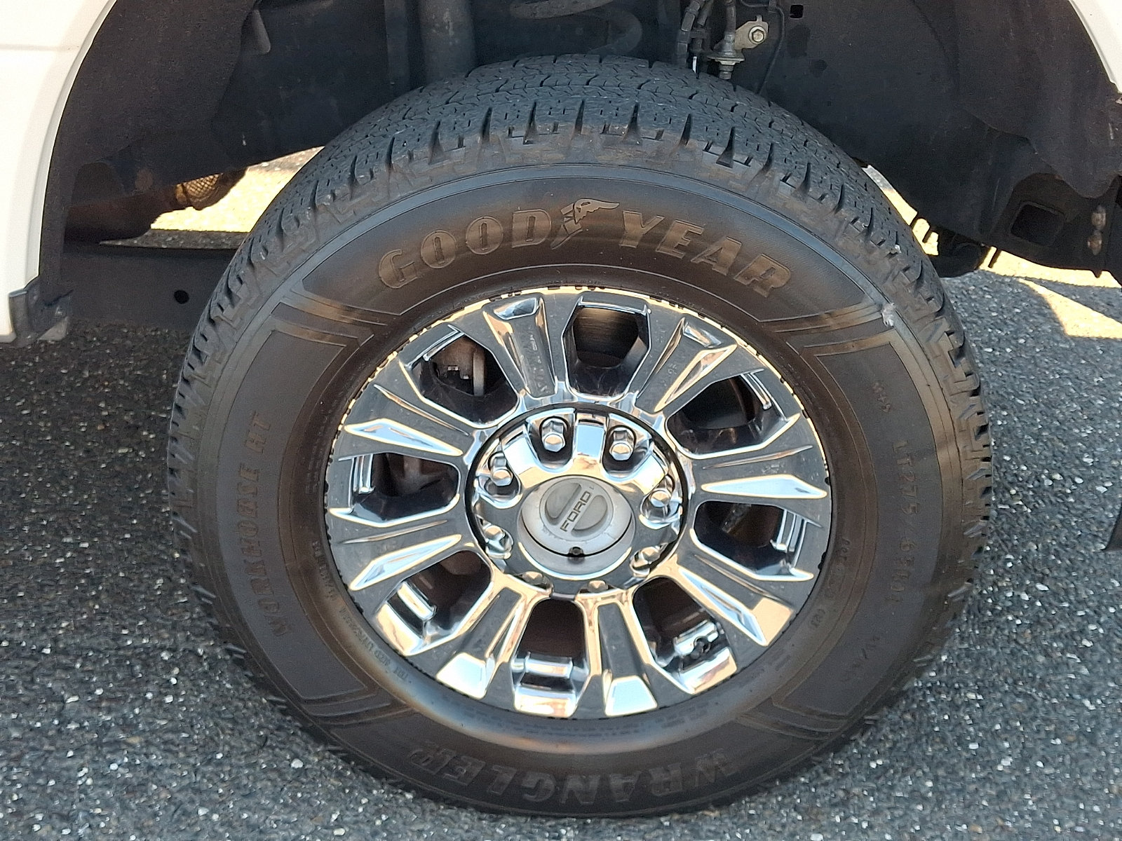 Certified 2018 Ford F250 XLT w/ XLT Premium Package AWD/4WD image 8