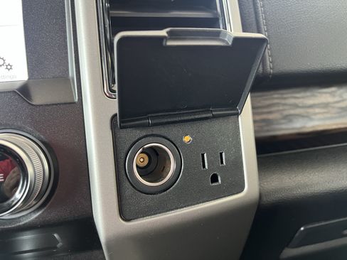Used 2018 Ford F150 Lariat w/ Equipment Group 502A Luxury AWD/4WD image 36