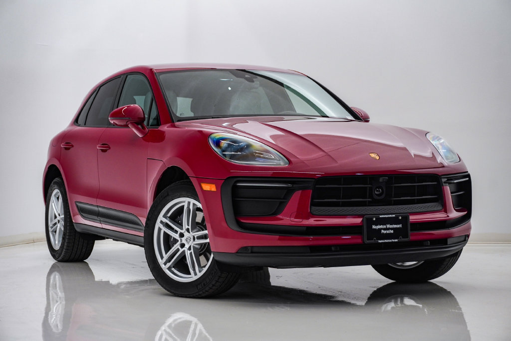 Certified 2026 Porsche Macan AWD/4WD image 8