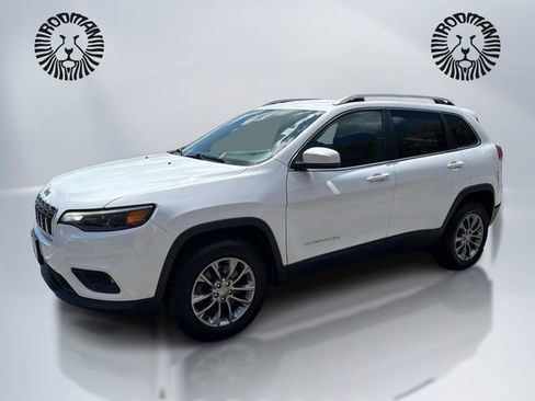 Used 2019 Jeep Cherokee Latitude Plus w/ Cold Weather Group AWD/4WD image 1